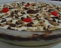 Pavê de bombons e cereja