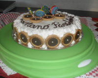 Bolo com cobertura de marshmallow