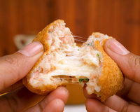 Bolinho de arroz com mortadela: petisco incrível e fácil de fazer