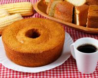 Estou contando as horas para comer esse bolo de milho de Festa Junina que minha mãe faz todo ano