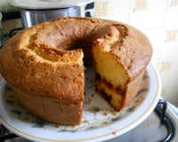 Bolo de fubá com goiabada