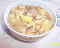 Sopa de grão-de-bico e costelinha