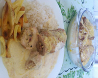 Frango recheado ao molho de catupiry