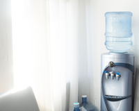 Este bebedouro vai garantir que você se mantenha hidratado no verão e entregará água gelada sempre que você precisar