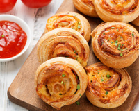 Alternativa mais leve para a ceia de Natal de 2025: a receita de enroladinho salgado que substitui o clássico presunto e queijo