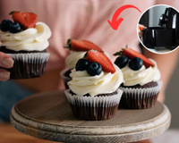 O preparo desse cupcake de chocolate é simples e rápido na AIRFRYER: perfeito pra quem não quer perder tempo!