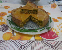 Torta de frango com ervilhas frescas