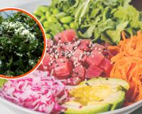Minha salada nunca mais ficou sem graça depois que eu aprendi a fazer couve crispy na airfryer: gostosa e muito crocante