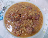 Feijão branco com carne seca (charque)
