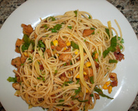 Macarrão alho e óleo com frango