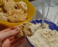 Nuggets de legumes com molho cremoso vegano