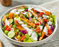 Não sabe o que jantar? Esta salada completa é a solução nutritiva, deliciosa e rápida de fazer