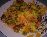 Farofa de cuscuz com calabresa