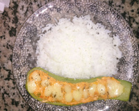 Abobrinha recheada com frango (Zapalito)