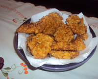 Bolinho de arroz com queijo ralado