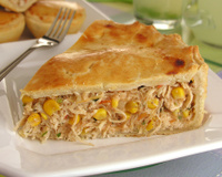 Faça para o lanche da tarde ou jantar: torta caipira de frango leva ingredientes simples que você já deve ter em casa