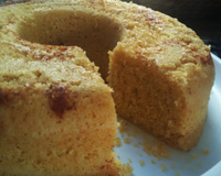 Bolo fofinho de fubá de microondas