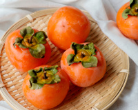 Doce no sabor e nos nutrientes: conheça os benefícios do caqui