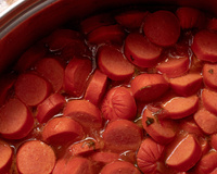 55% carne, 45% outros ingredientes: afinal, como é feita a salsicha?