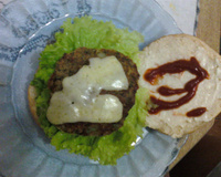 Hambúguer de brócolis com proteína de soja