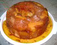 Bolo de banana com calda