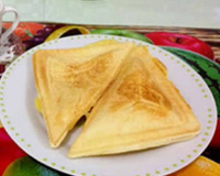 Pão de queijo de sanduicheira