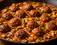 De lamber os dedos: uma receita deliciosa de almôndegas de carne com molho de cogumelos e castanhas