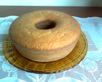 Bolo fofinho com casca de laranja