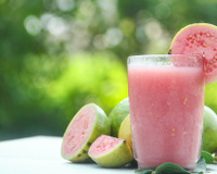 Os valiosos benefícios do suco de goiaba: para que serve e como fazer essa bebida que é um tesouro para a sua saúde