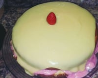 Bolo mousse de morango