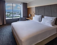 Por que as camas de hotel sempre têm vários travesseiros e um lençol? Se você já se questionou sobre isso, o TudoGostoso tem a resposta
