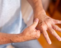 Com quantos anos você descobriu que o formigamento nos pés e nas mãos é falta desse nutriente?