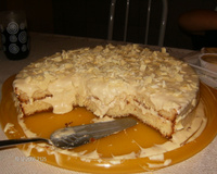 Bolo falso de chocolate branco