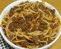 Macarrão com carne moída