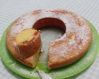 Bolo de fubá com goiabada