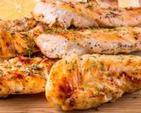 O seu peito de frango fica ressecado e sem gosto porque você não segue esses passos simples