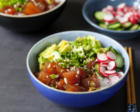 Conheça o poke, prato havaiano que está conquistando os brasileiros