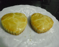 Empadinha de camarão em forma de coração