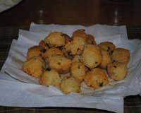 Bolinhos de arroz e queijo parmesão