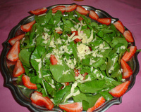 Salada de rúcula com morango