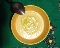 Sopa de couve-flor com alho-poró