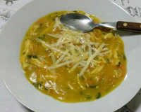 Sopa de batata baroa, frango e curry