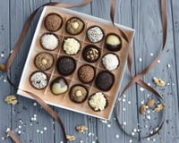 Brigadeiro Gourmet: Nozes, Meio amargo, tradicional, amendoim (paçoquita) e amêndoa