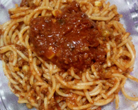 Macarrão com carne moída