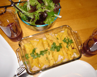 Salada verde com mini panqueca de cenoura