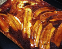 Bolo de banana caramelado