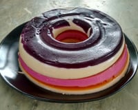 Gelatinas coloridas em camadas