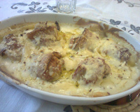 Coxa de frango ao requeijão e bacon