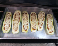 Abobrinha recheada de forno