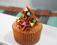 Cupcake com passo a passo de como rechear